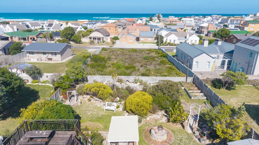 To Let 3 Bedroom Property for Rent in Struisbaai Western Cape